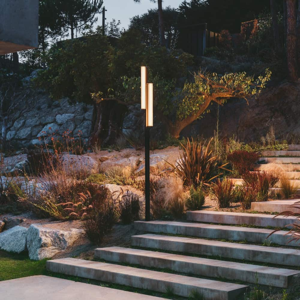 Class 2815 Outdoor Floor Lamp