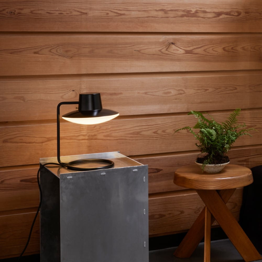 AJ Oxford Table Lamp